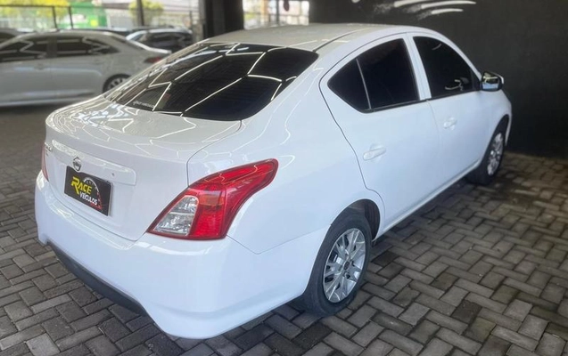 imagem-https://www.socarrao.com.br/sc-vehicle-images-prod/3643808/1789169164410-8444473_1_B_59c434a65b.jpeg