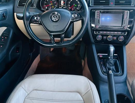 imagem-https://www.socarrao.com.br/sc-vehicle-images-prod/3643837/1790000557724-8422842_7_B_27af283f72.jpeg