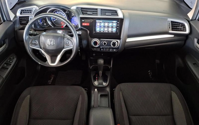 imagem-https://www.socarrao.com.br/sc-vehicle-images-prod/3643848/1789657424794-8448201_22_B_b691ff1a53.jpeg