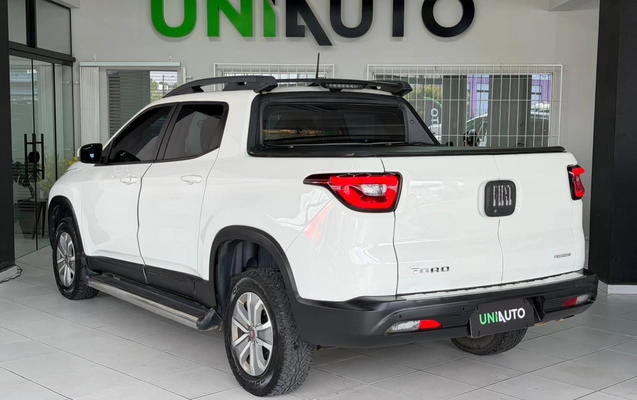 imagem-https://www.socarrao.com.br/sc-vehicle-images-prod/3644012/1788536865347-003_32c3dd70042e9bff509659295bca52ee.jpeg
