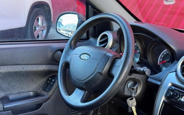 imagem-https://www.socarrao.com.br/sc-vehicle-images-prod/3644141/1788537204101-8438562_7_B_9046dd08f0.jpeg