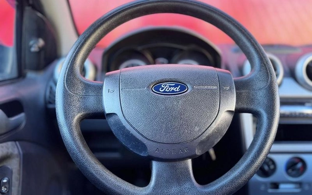imagem-https://www.socarrao.com.br/sc-vehicle-images-prod/3644141/1788537204102-8438562_8_B_816a9c9dbb.jpeg