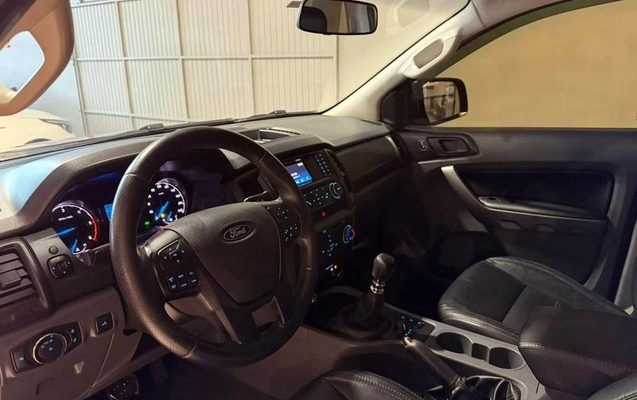 imagem-https://www.socarrao.com.br/sc-vehicle-images-prod/3644513/1789671782605-8450820_24_B_8ea9dbefe6.jpeg
