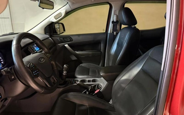 imagem-https://www.socarrao.com.br/sc-vehicle-images-prod/3644513/1789671782610-8450820_17_B_b96fdec1e0.jpeg