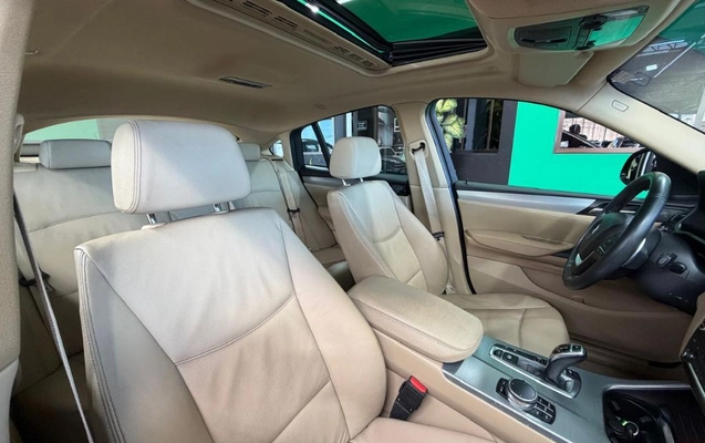 imagem-https://www.socarrao.com.br/sc-vehicle-images-prod/3644997/1789501302086-gb-4fd42bd.jpeg