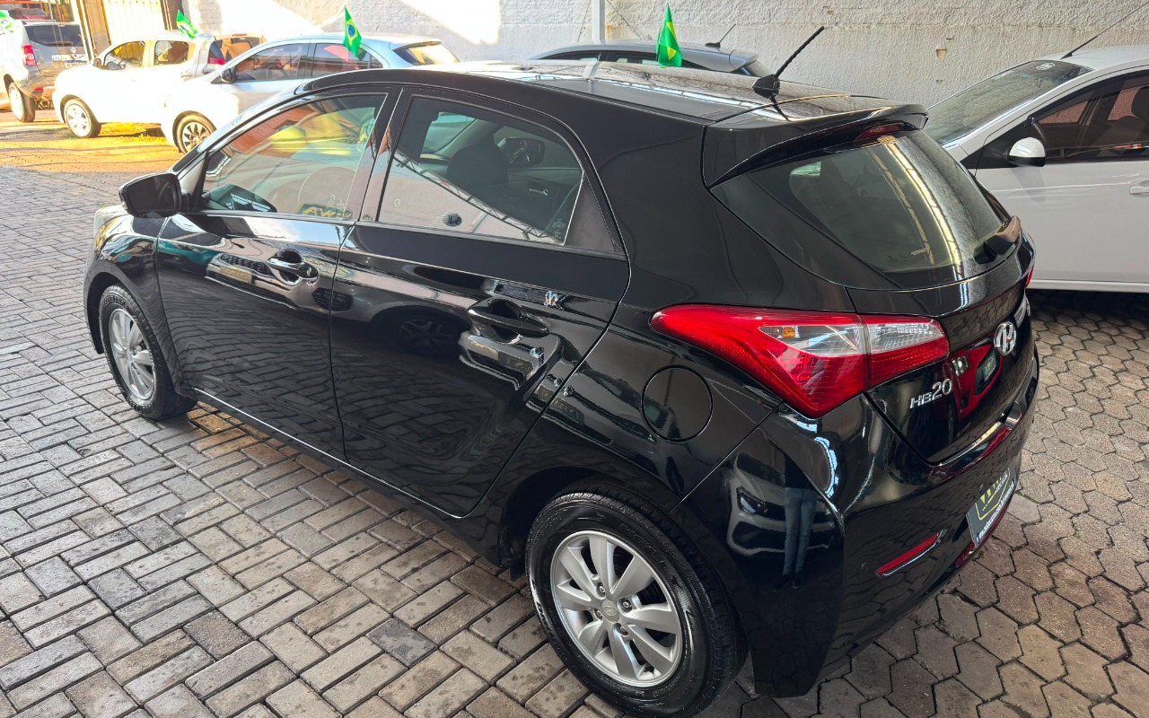 imagem-https://www.socarrao.com.br/sc-vehicle-images-prod/3645273/1788541127103-SEIyMCBQUkVUTyAyMDE0IDUuanBn.jpg