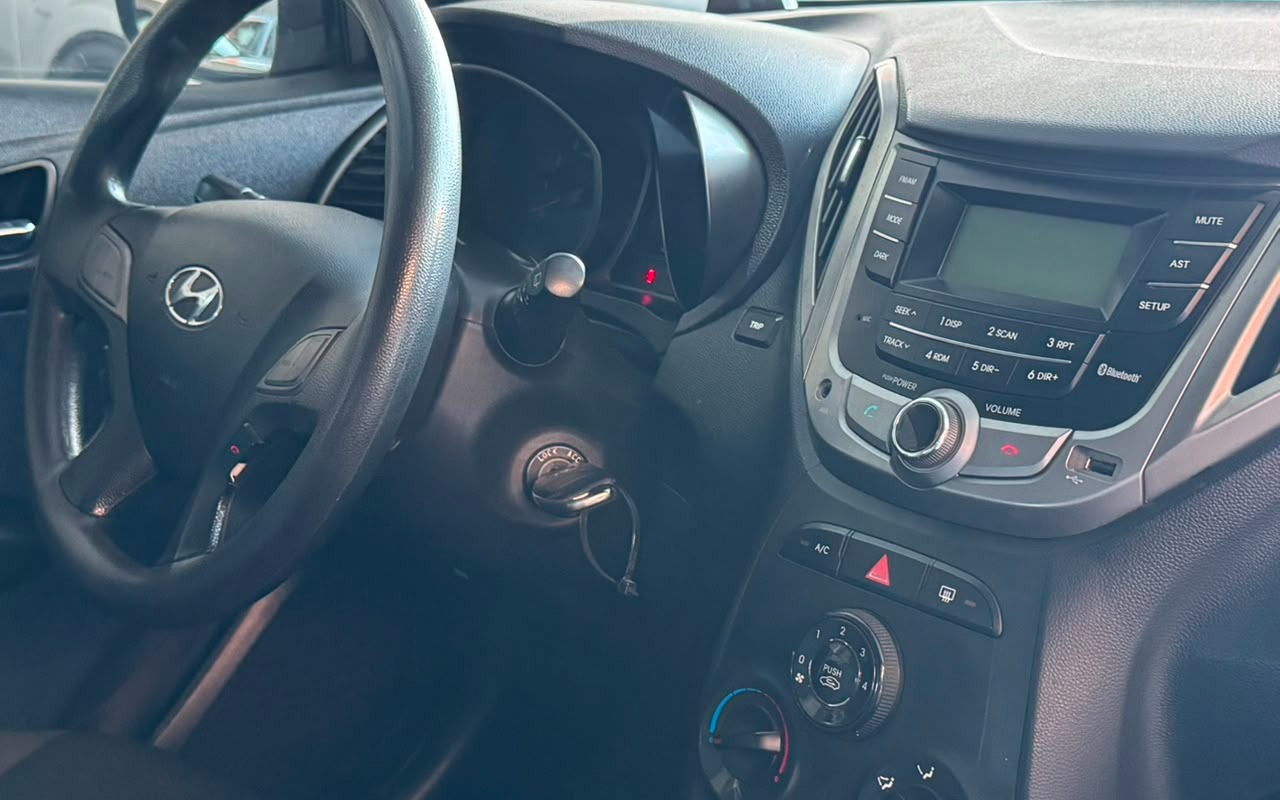 imagem-https://www.socarrao.com.br/sc-vehicle-images-prod/3645273/1788541127700-SEIyMCBQUkVUTyAyMDE0IDEzLmpwZw.jpg