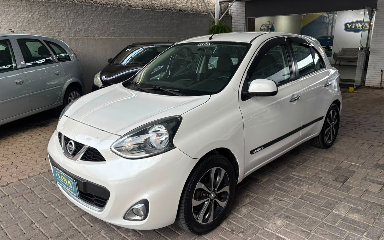 Nissan MARCH 2015 Branco — foto 1 de 3