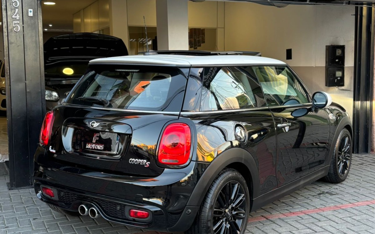 imagem-https://www.socarrao.com.br/sc-vehicle-images-prod/3645595/1788542153773-SU1HLTIwMjYwOTAzLVdBMDAyNS5qcGc.jpg
