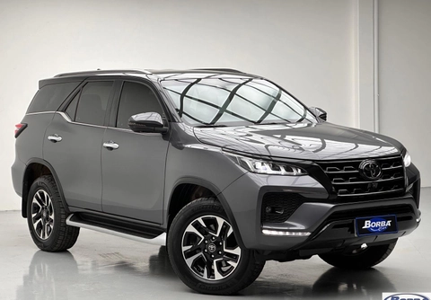 Toyota Hilux SW4 2024 Cinza — foto 1 de 3