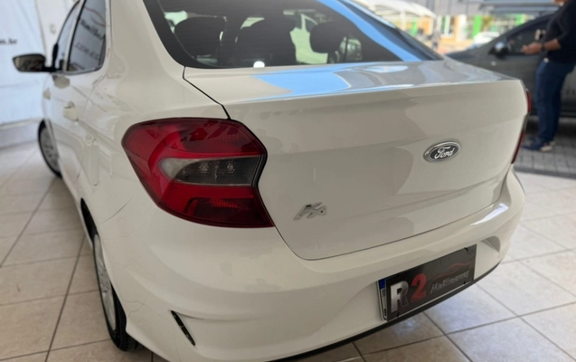 imagem-https://www.socarrao.com.br/sc-vehicle-images-prod/3645670/1788542531346-4STMS4HPMNxukCpKeNbcgW5TIAGN1bQx.jpg