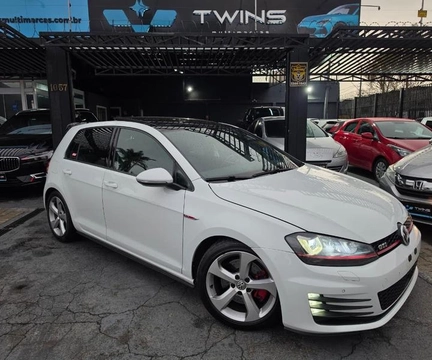 Volkswagen Golf 2015 Branco — foto 1 de 3
