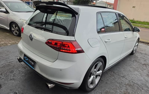 imagem-https://www.socarrao.com.br/sc-vehicle-images-prod/3645698/1788989702415-8446977_15_B_d8a7611a85.jpeg