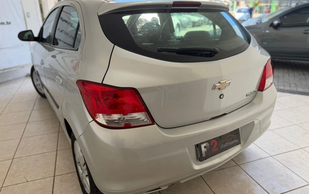 imagem-https://www.socarrao.com.br/sc-vehicle-images-prod/3645929/1788543178557-Of2Z8psUc7TK08nIRSPEmWYIoJBJEtDS.jpg