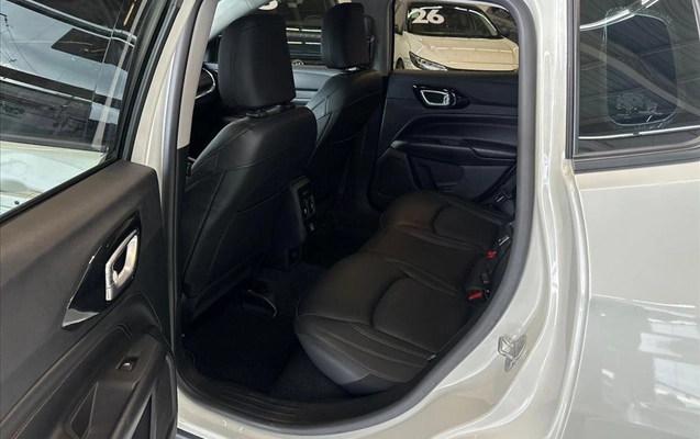 imagem-https://www.socarrao.com.br/sc-vehicle-images-prod/3645931/1789766758640-21bd052c-5258-4f42-b995-f07c92d999ac20260904142205.jpeg