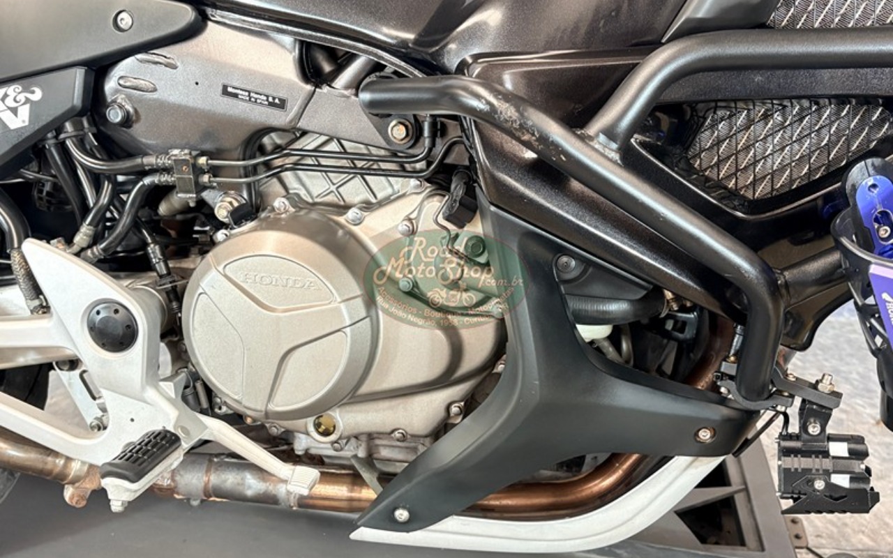 imagem-https://www.socarrao.com.br/sc-vehicle-images-prod/3645982/1788543286231-VkFSQURFUk8gMTAwMCBQUkVUQV81LmpwZw.jpg