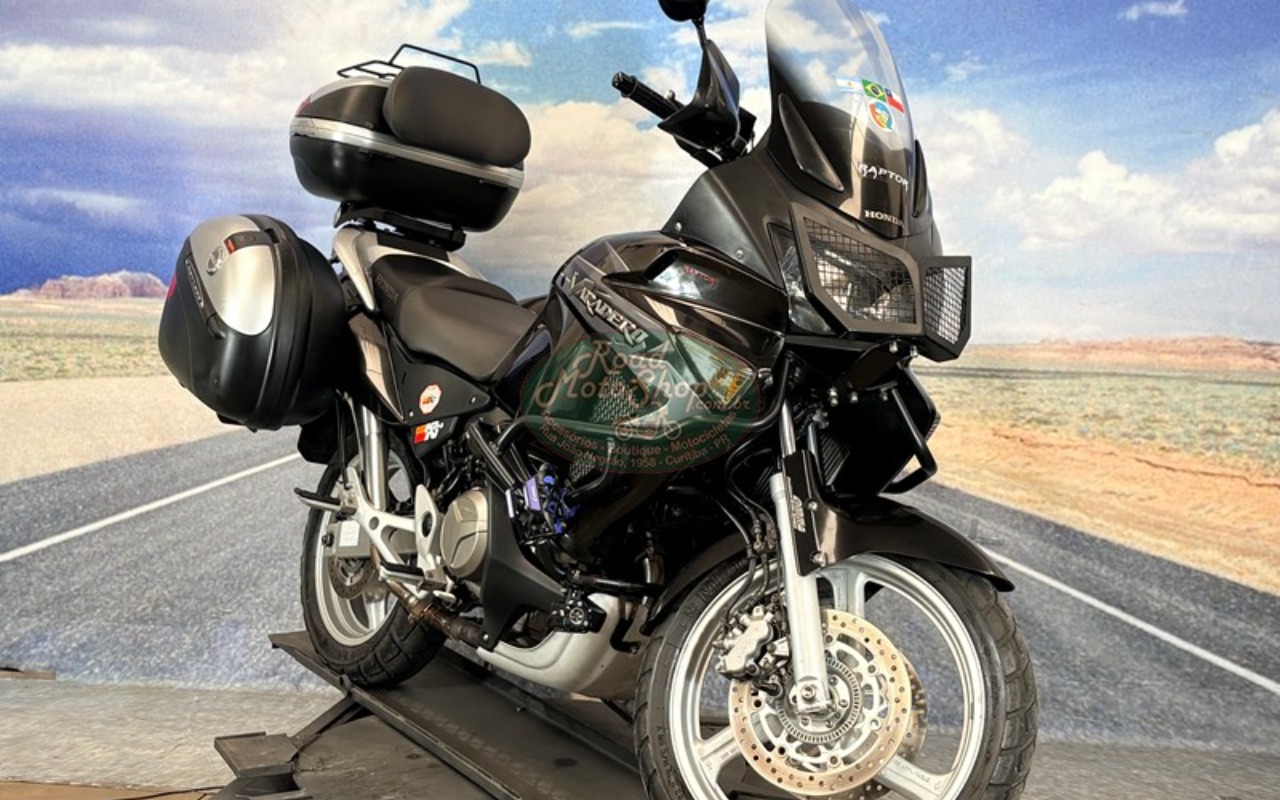 imagem-https://www.socarrao.com.br/sc-vehicle-images-prod/3645982/1788543286336-VkFSQURFUk8gMTAwMCBQUkVUQV82LmpwZw.jpg