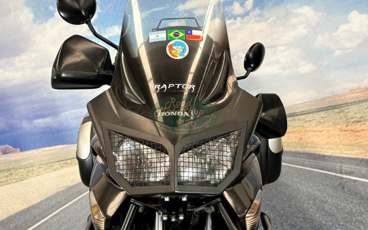 imagem-https://www.socarrao.com.br/sc-vehicle-images-prod/3645982/1788543286627-VkFSQURFUk8gMTAwMCBQUkVUQV84LmpwZw.jpg
