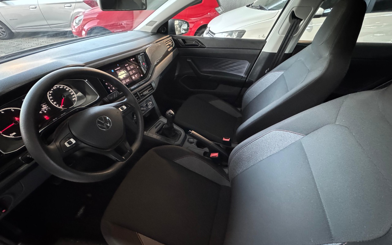 imagem-https://www.socarrao.com.br/sc-vehicle-images-prod/3646049/1788543613630-cG9sbyBicmFuY28xNC5qcGc.jpg