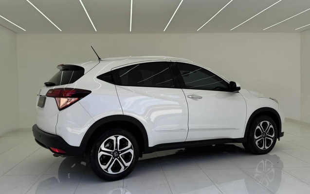 imagem-https://www.socarrao.com.br/sc-vehicle-images-prod/3646503/1788544707476-vehicle_image_1788469057_4ec0f69164cba6a5b947318c5060e9fe.jpeg