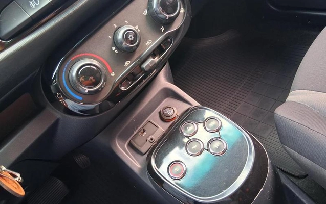 imagem-https://www.socarrao.com.br/sc-vehicle-images-prod/3646660/1788983312640-8056110_15_B_edbd9f9208.jpeg