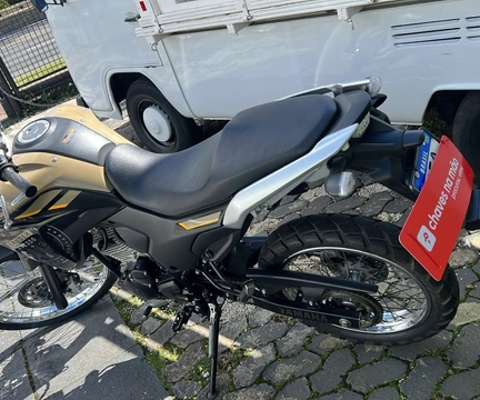 YAMAHA XTZ 250 LANDER CAPITÃO AMÉRICA FLEX ABS 2023 Bege — foto 1 de 3