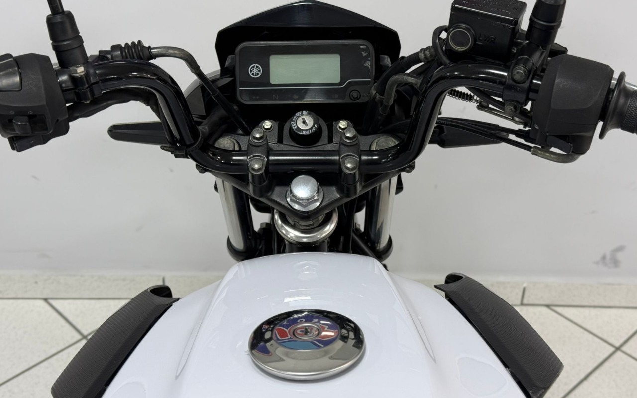 imagem-https://www.socarrao.com.br/sc-vehicle-images-prod/3646811/1788545994242-V2hhdHNBcHAgSW1hZ2UgMjAyNi0wOS0wNCBhdCAxMi4yNy4wMS5qcGVn.jpeg