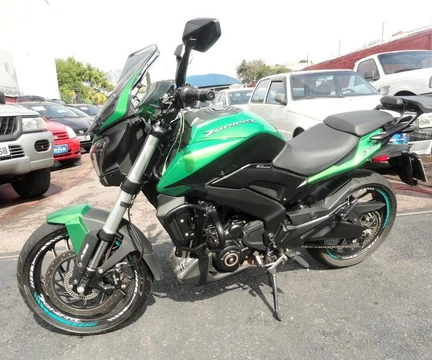 Bajaj DOMINAR NS400Z 2025 Verde — foto 1 de 3
