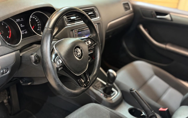 imagem-https://www.socarrao.com.br/sc-vehicle-images-prod/3646924/1788546637265-UbMK8F06hykg3AjYwOIqZjMnVYwpRmqY.jpg