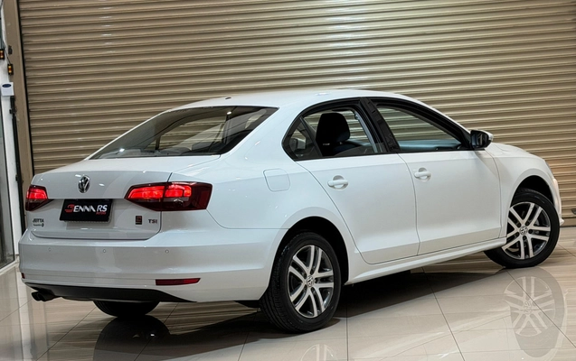 imagem-https://www.socarrao.com.br/sc-vehicle-images-prod/3646924/1788546637265-uFnnOYLuANBlwl7KXEI1GiSIDOS9leeq.jpg