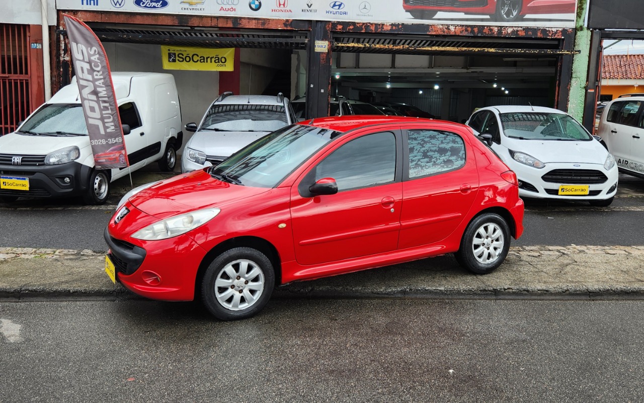 Peugeot 207 2011 Vermelho — foto 1 de 3