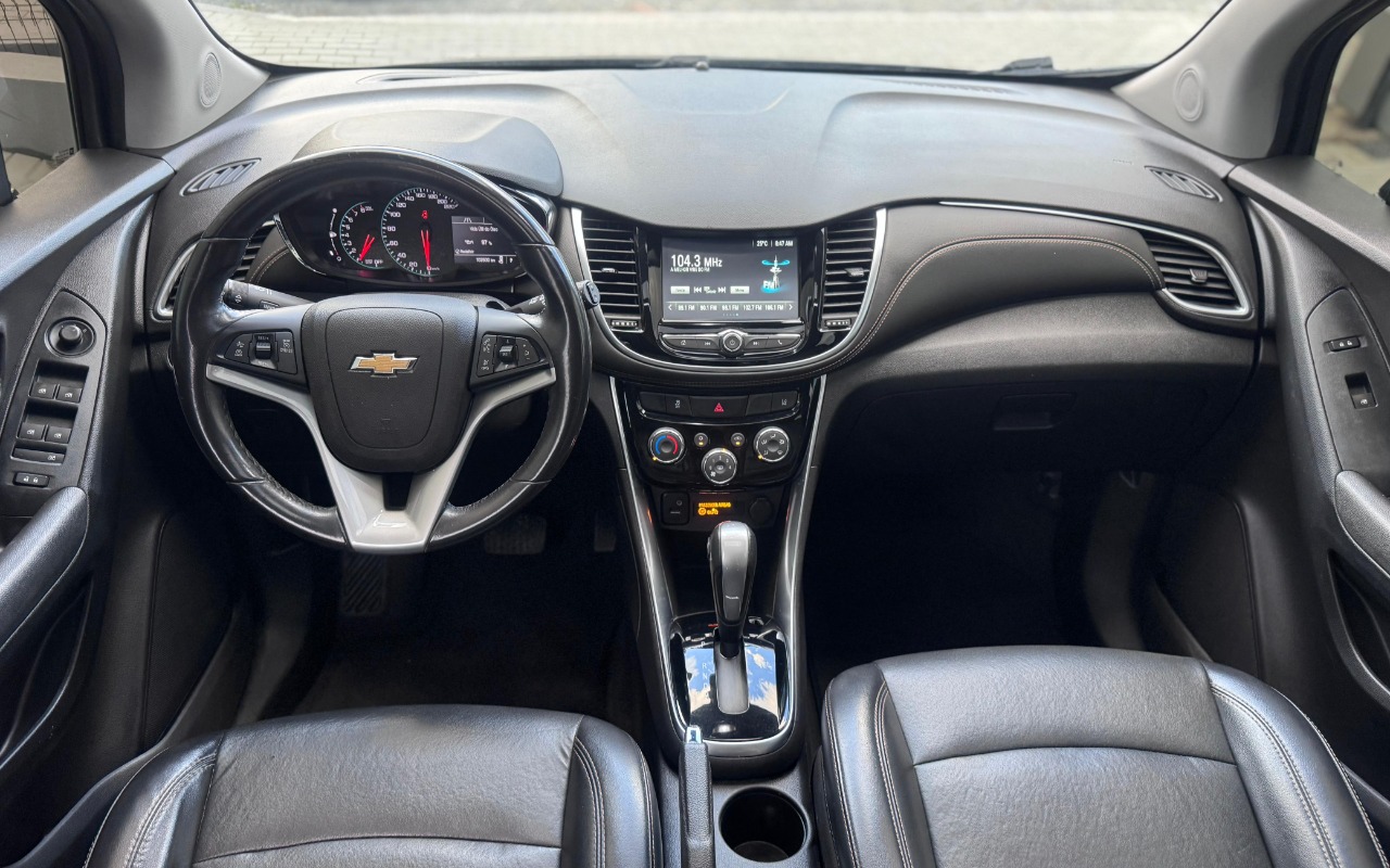 imagem-https://www.socarrao.com.br/sc-vehicle-images-prod/3647291/1788547651547-SU1HLTIwMjYwOTA0LVdBMDI2Mi5qcGc.jpg