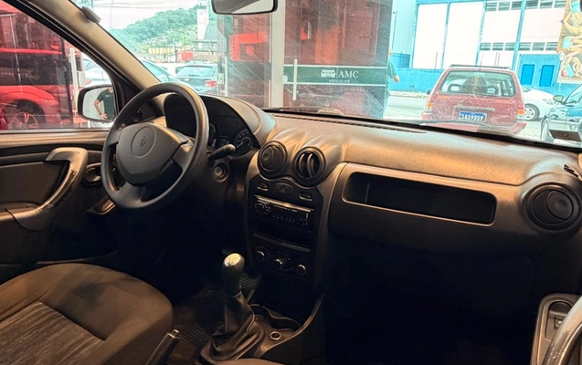 imagem-https://www.socarrao.com.br/sc-vehicle-images-prod/3647633/1788548740616-V2hhdHNBcHAgSW1hZ2UgMjAyNi0wOC0xNyBhdCAxNS4zNS41MSAoMSkuanBlZw.jpeg
