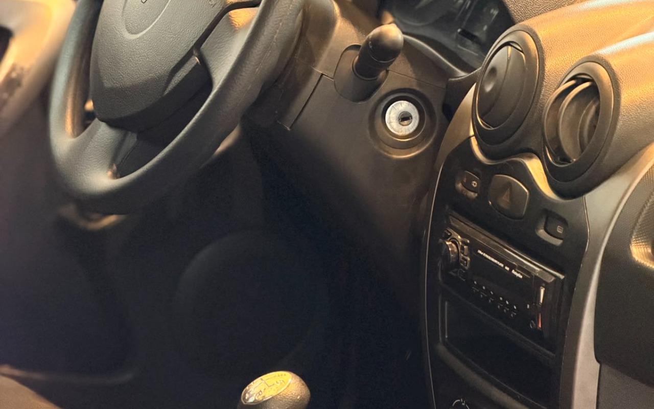 imagem-https://www.socarrao.com.br/sc-vehicle-images-prod/3647633/1788548741008-V2hhdHNBcHAgSW1hZ2UgMjAyNi0wOC0xNyBhdCAxNS4zNS40OCAoMSkuanBlZw.jpeg