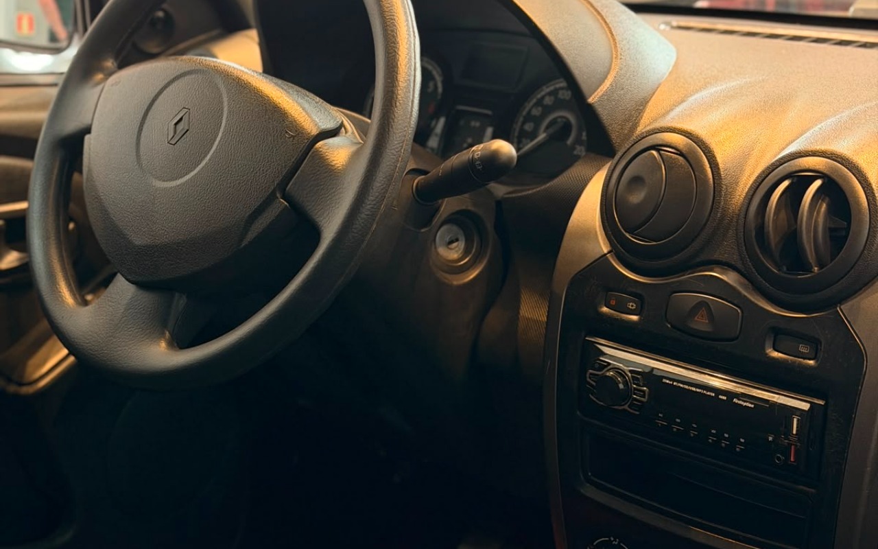 imagem-https://www.socarrao.com.br/sc-vehicle-images-prod/3647633/1788548741093-V2hhdHNBcHAgSW1hZ2UgMjAyNi0wOC0xNyBhdCAxNS4zNS41MSAoMikuanBlZw.jpeg