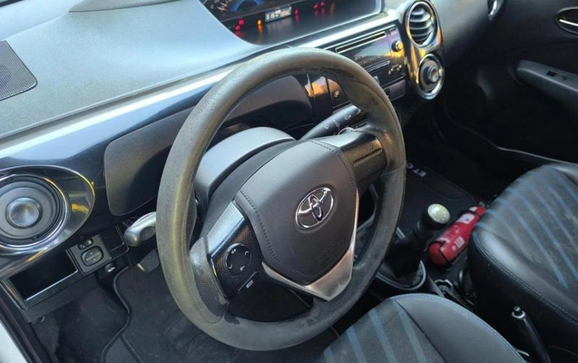imagem-https://www.socarrao.com.br/sc-vehicle-images-prod/3647641/1788550102950-8451860_9_B_0cb8a274dc.jpeg