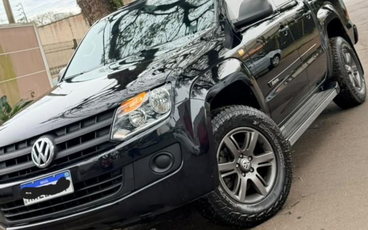 Volkswagen Amarok 2013 Preto — foto 1 de 3
