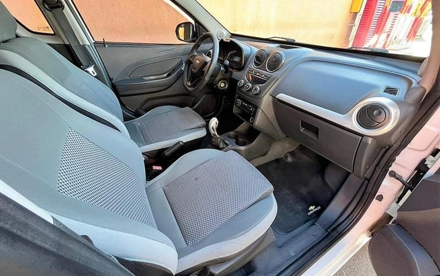 imagem-https://www.socarrao.com.br/sc-vehicle-images-prod/3647652/1788549393193-8452091_12_B_93ec2b4683.jpeg