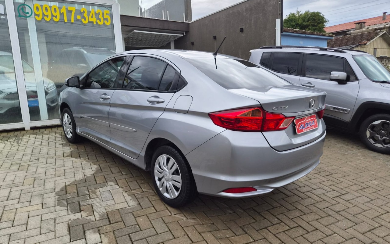 imagem-https://www.socarrao.com.br/sc-vehicle-images-prod/3647655/1788549018754-V2hhdHNBcHAgSW1hZ2UgMjAyNi0wOS0wNCBhdCAxNS40Mi40MiAoMikuanBlZw.jpeg