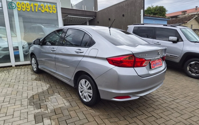 imagem-https://www.socarrao.com.br/sc-vehicle-images-prod/3647655/1788549018754-V2hhdHNBcHAgSW1hZ2UgMjAyNi0wOS0wNCBhdCAxNS40Mi40MiAoMikuanBlZw.jpeg