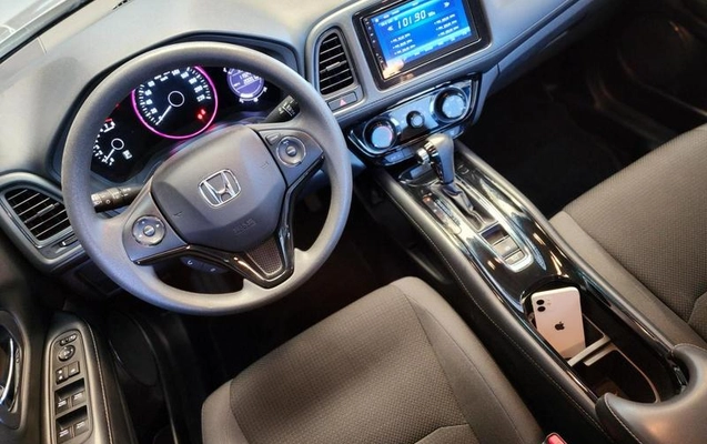 imagem-https://www.socarrao.com.br/sc-vehicle-images-prod/3647714/1789067765249-8438110_15_B_463cc02e30.jpeg