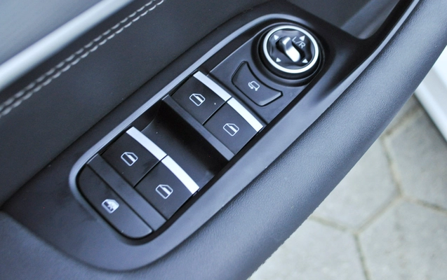 imagem-https://www.socarrao.com.br/sc-vehicle-images-prod/3647736/1788549422590-2960e8580a454d52a9430b723c8f16fb_1788549190624.jpg