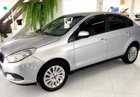 Fiat Grand Siena 1.4 EVO Flex 8V 4p 2021 Prata — foto 1 de 3
