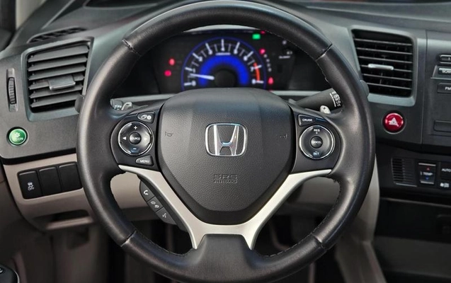imagem-https://www.socarrao.com.br/sc-vehicle-images-prod/3648079/1788975853368-8447978_15_B_83663712f2.jpeg