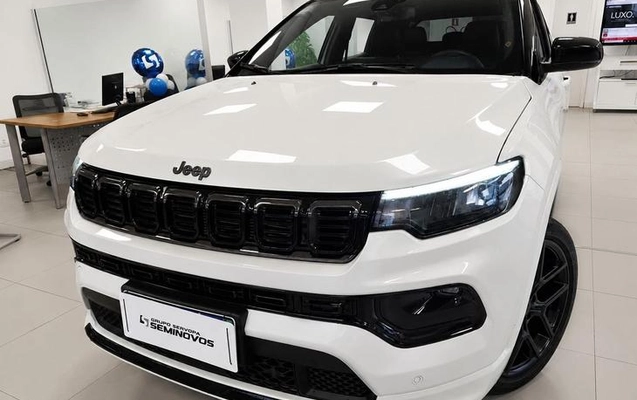 imagem-https://www.socarrao.com.br/sc-vehicle-images-prod/3648168/1788550724395-8452316_10_B_581f91b797.jpeg