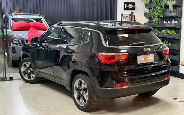 imagem-https://www.socarrao.com.br/sc-vehicle-images-prod/3648188/1788550788646-8449089_1_B_5128e79e64.jpeg