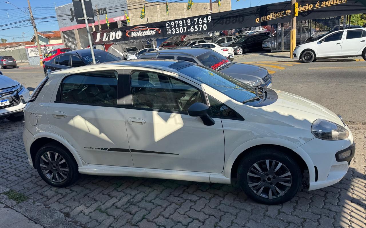 imagem-https://www.socarrao.com.br/sc-vehicle-images-prod/3648294/1788551065584-OC5qcGVn.jpeg