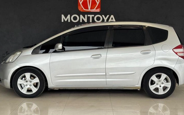 imagem-https://www.socarrao.com.br/sc-vehicle-images-prod/3648362/1788551240119-8408002_1_B_758976c063.jpeg