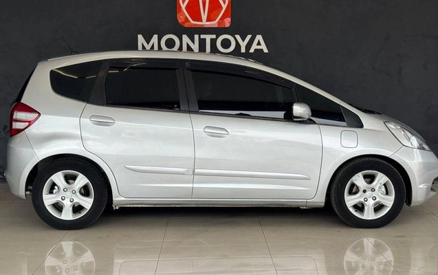 imagem-https://www.socarrao.com.br/sc-vehicle-images-prod/3648362/1788551240121-8408002_1_B_ea2a1f5817.jpeg
