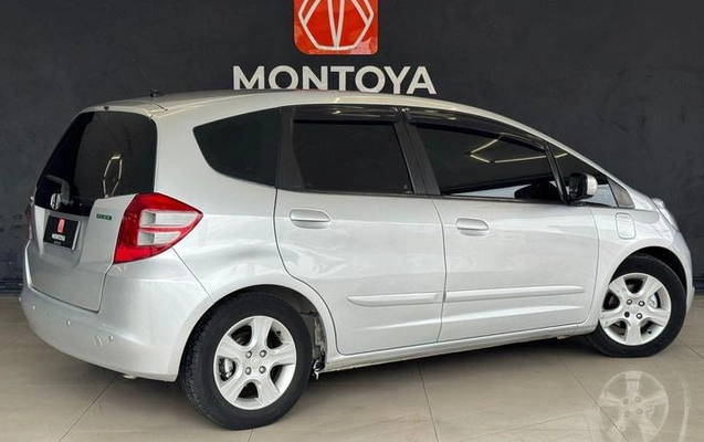 imagem-https://www.socarrao.com.br/sc-vehicle-images-prod/3648362/1788551240126-8408002_6_B_1a05e54268.jpeg